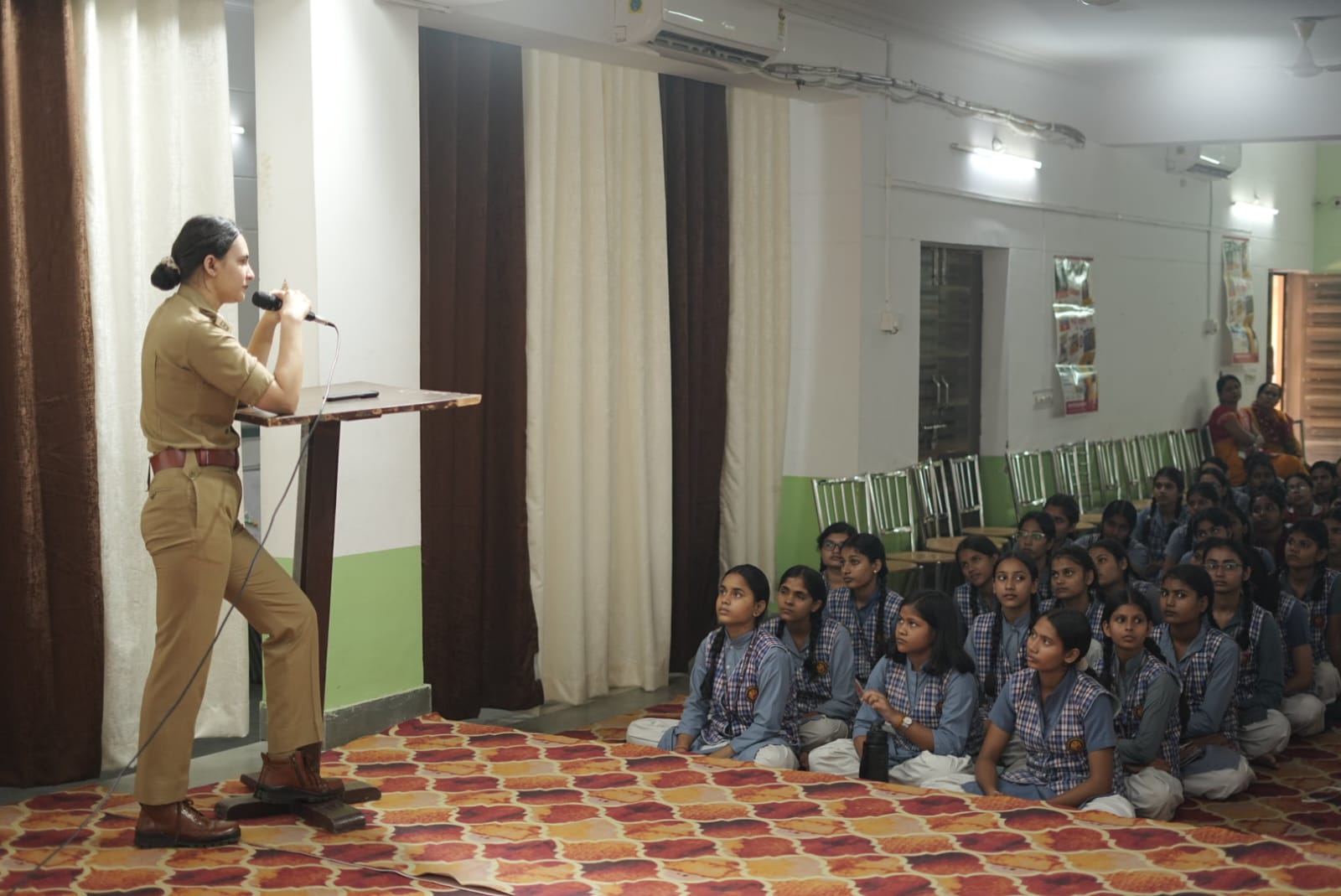 मिशन शक्ति अभियान फेज-6.0 के तहत छात्राओं के लिए कैरियर गाइडेन्स प्रोग्राम का आयोजन व साइबर सुरक्षा के सम्बन्ध में वृहद कार्यशाला का आयोजन